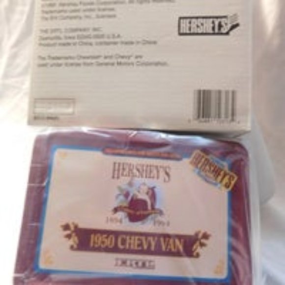 ERTL HERSHEY'S 1950 DIE CAST CHEVY VAN COLLECTIBLE - Picture 1 of 11